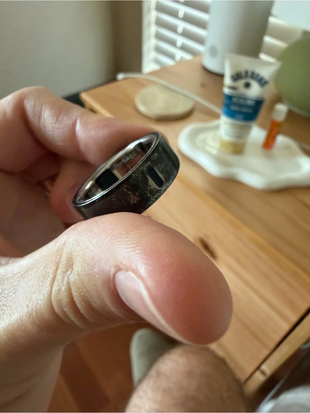 Oura Gen4 Ring with Magnetic Wired Charger Pad in Silver